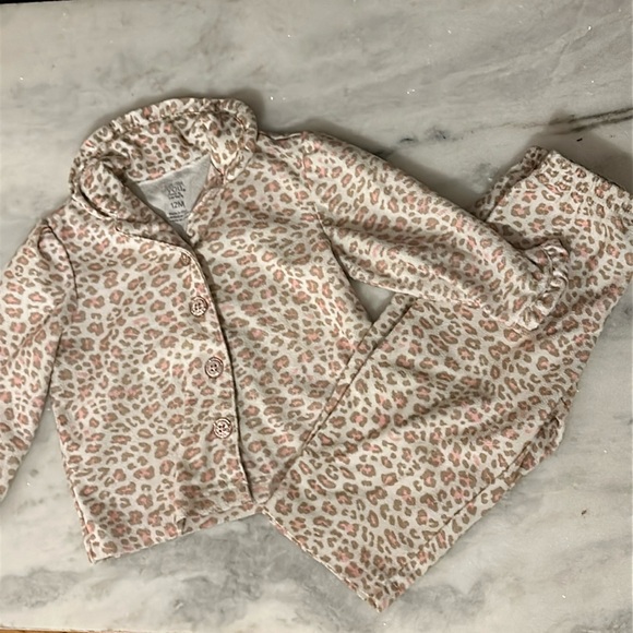 Pink cheetah print pajamas, 12 months - Picture 1 of 6
